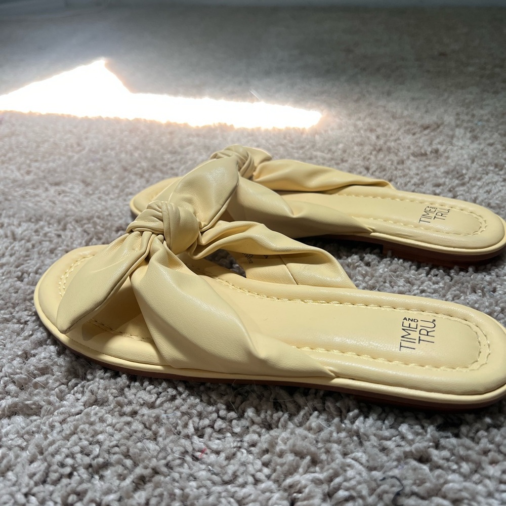 Time and Tru Yellow Bow Slide Sandals - Picture 2 of 4
